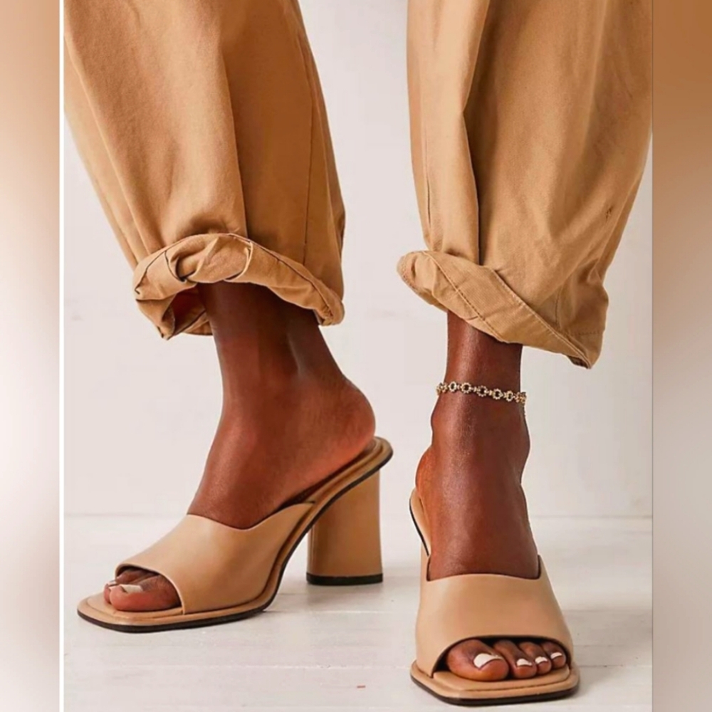 FREE PEOPLE Mandi Mule Heel / Dune